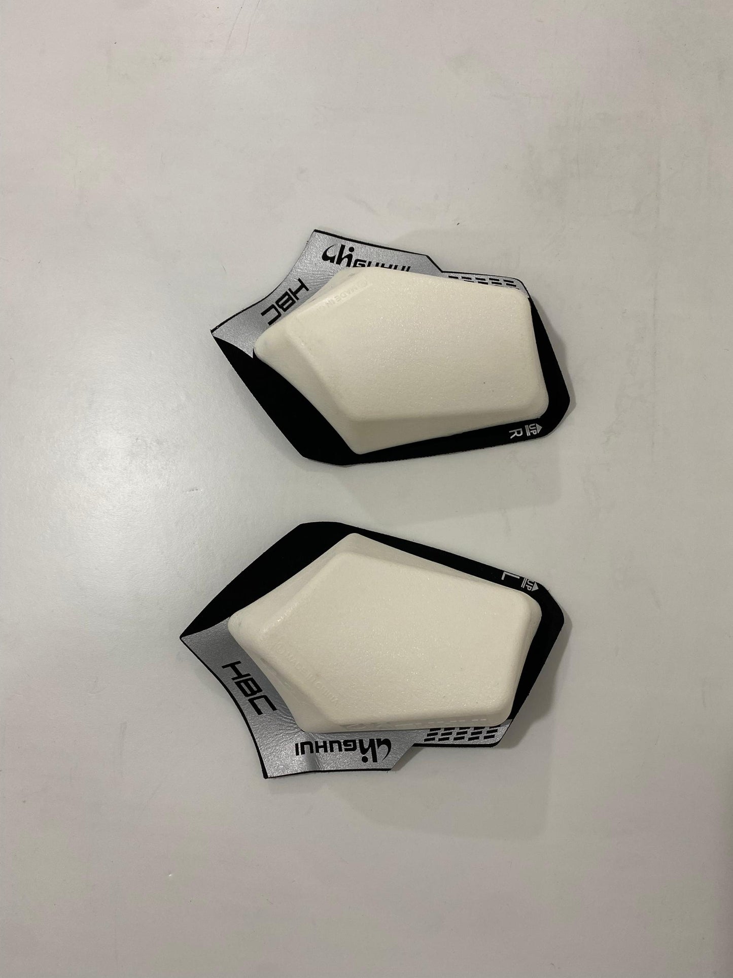 GHGUHUI X HBC KNEE SLIDER